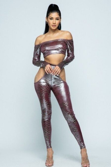 snake foil print off shoulder long sleeve top with waist band under side cut open pants set