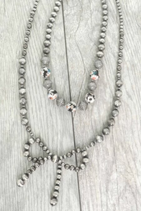 Western Bow Pendant Beaded Necklace